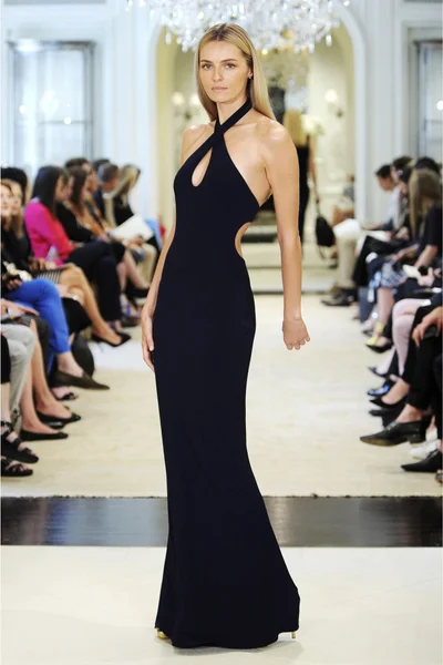 Look 16